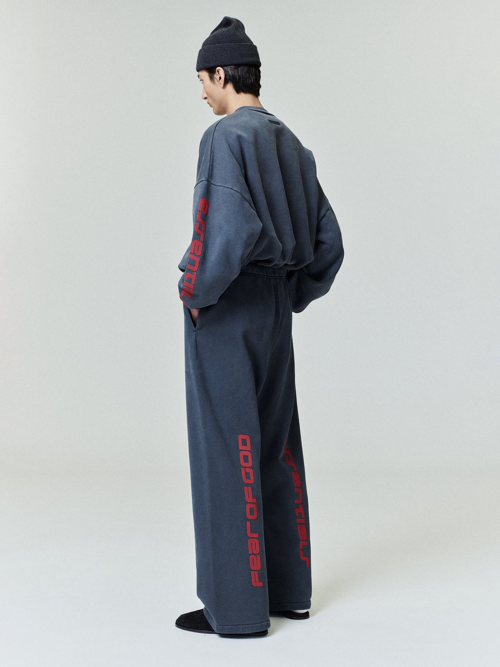 Fear of God Essentials Chicago Heavy Fleece Cropped Sweatshirt Dark Grey Red