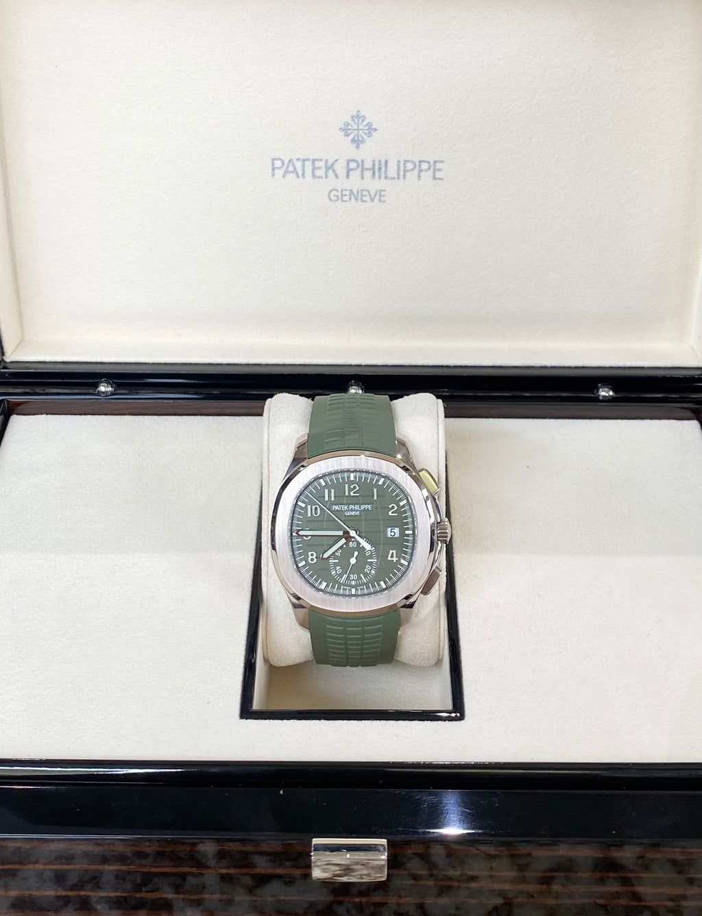 Patek Philippe Aquanaut 42.2 5968G-010 Khaki Green Dial Watch