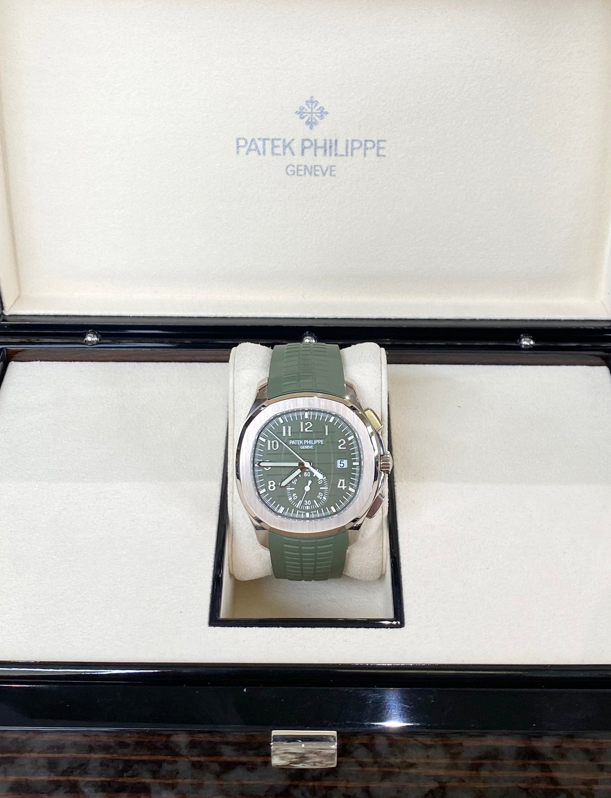 Patek Philippe Aquanaut 42.2 5968G-010 Khaki Green Dial Watch
