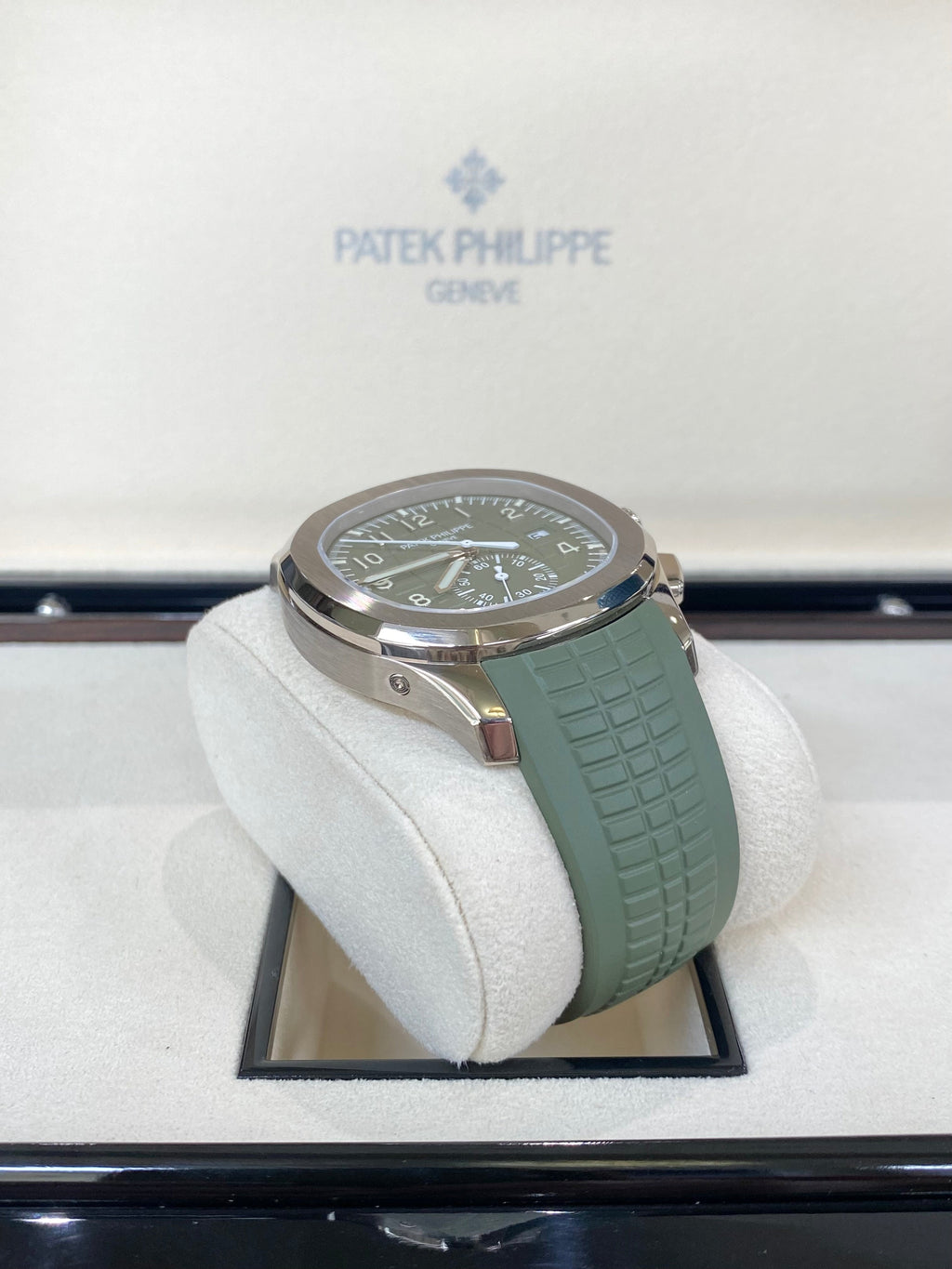 Patek Philippe Aquanaut 42.2 5968G-010 Khaki Green Dial Watch