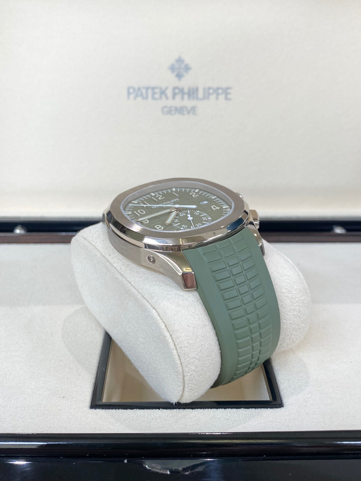 Patek Philippe Aquanaut 42.2 5968G-010 Khaki Green Dial Watch