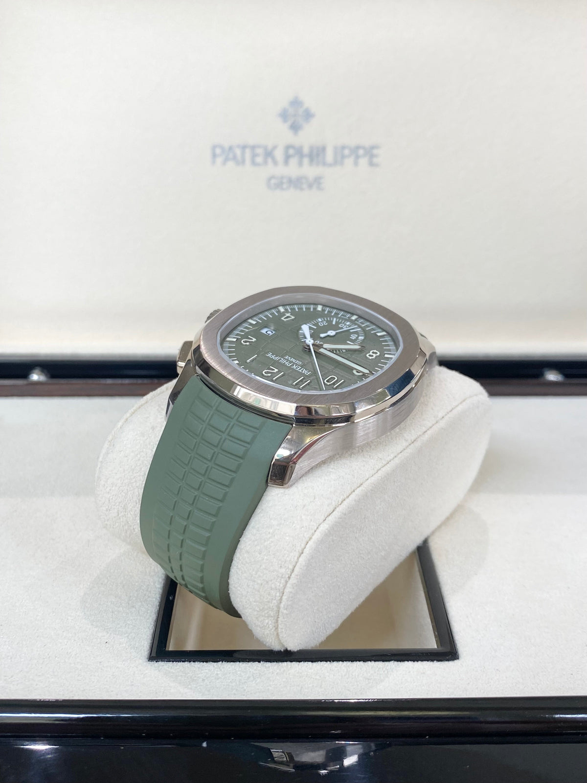 Patek Philippe Aquanaut 42.2 5968G-010 Khaki Green Dial Watch