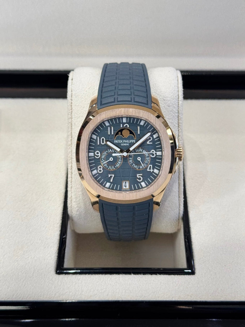 Patek Philippe Aquanaut Luce Annual Calendar 39.9 5261R-001 Blue-Gray Dial Watch
