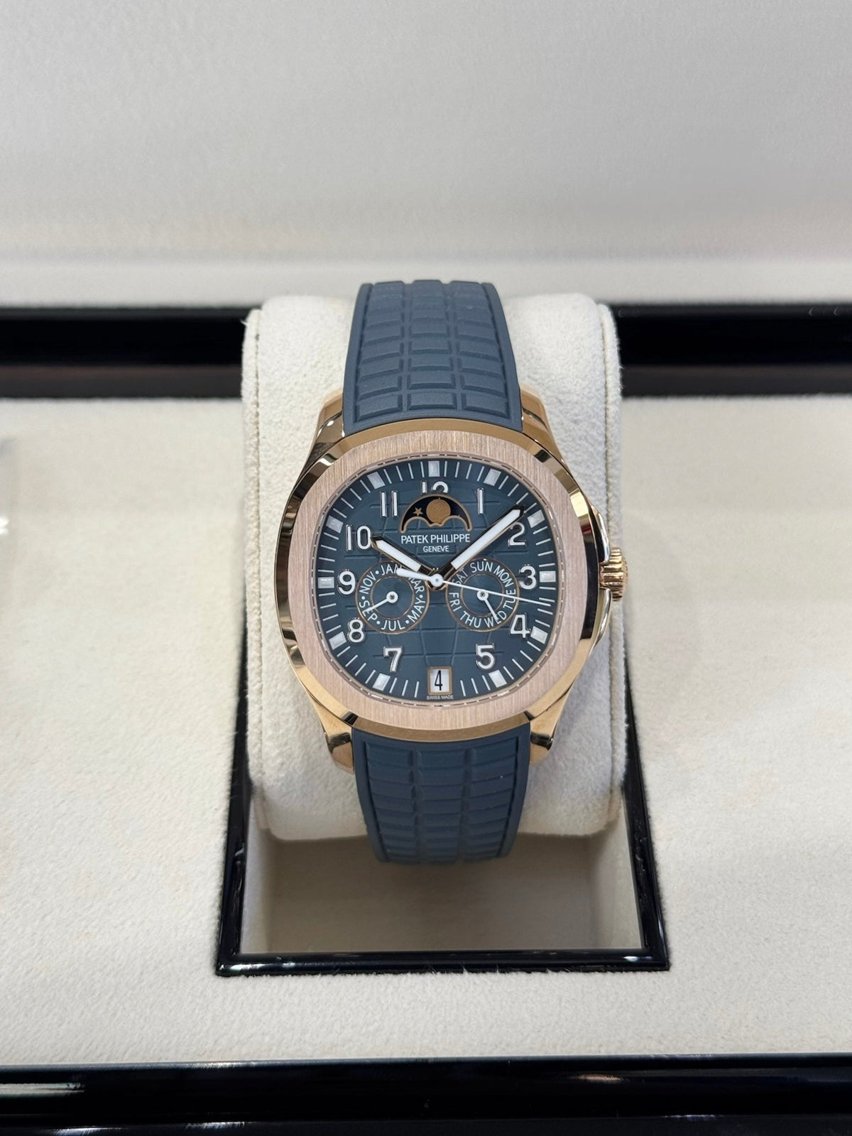Patek Philippe Aquanaut Luce Annual Calendar 39.9 5261R-001 Blue-Gray Dial Watch