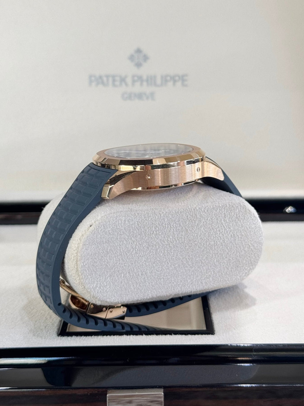 Patek Philippe Aquanaut Luce Annual Calendar 39.9 5261R-001 Blue-Gray Dial Watch